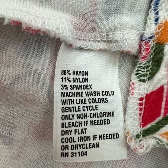 Crown & Ivy Knit Top Blouse Petite Size PXL Multicolor Floral Keyhole Happycore - Picture 10 of 11